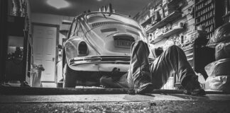 Ile kosztuje naprawa tapicerki fotela?