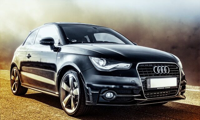 Ile pali Audi A 8? Ile pali Audi A 8?