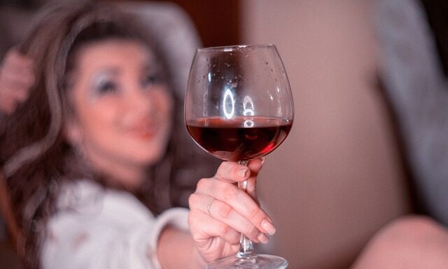 Ile trzeba wypić żeby mieć 1 promil alkoholu? Ile trzeba wypić żeby mieć 1 promil alkoholu?