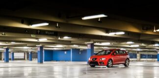 Ile waży seat leon 2?