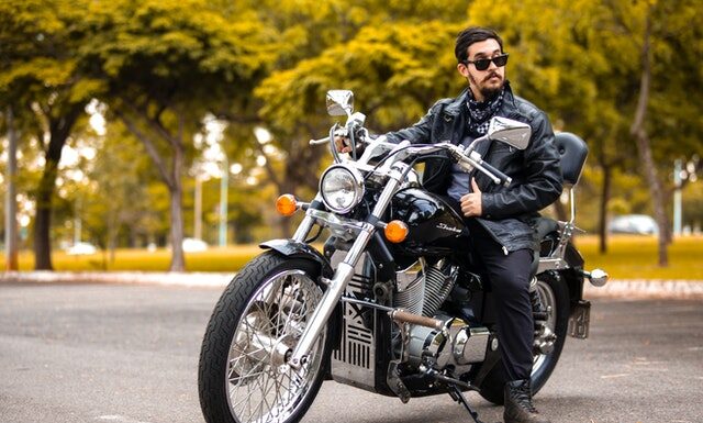 Buty motocyklowe – niezbędny element bezpiecznej jazdy buty motocyklowe